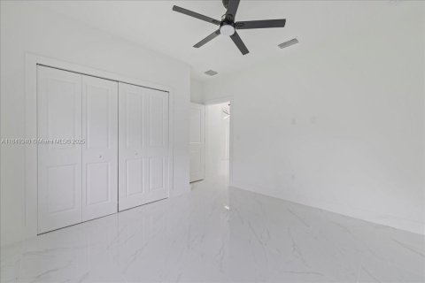 House in Lehigh Acres, Florida 3 bedrooms № 1852183 - photo 24