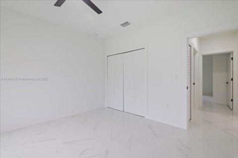 House in Lehigh Acres, Florida 3 bedrooms № 1852183 - photo 21