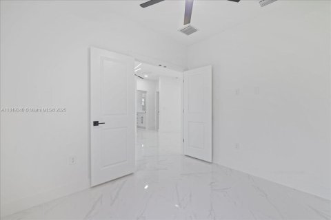 House in Lehigh Acres, Florida 3 bedrooms № 1852183 - photo 26