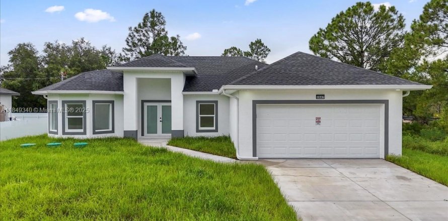 House in Lehigh Acres, Florida 3 bedrooms № 1852183