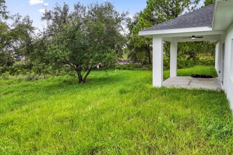 House in Lehigh Acres, Florida 3 bedrooms № 1852183 - photo 30
