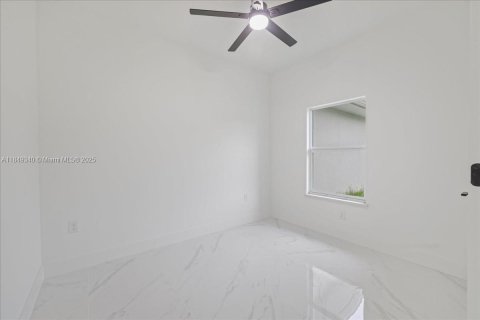 House in Lehigh Acres, Florida 3 bedrooms № 1852183 - photo 25