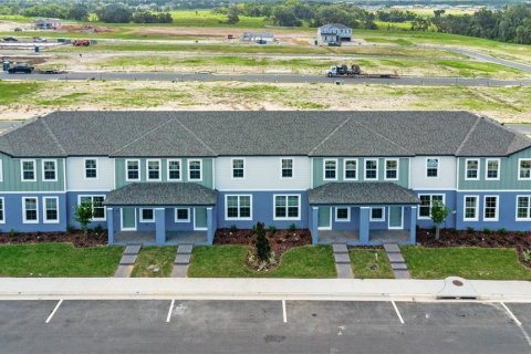 Townhouse in Apopka, Florida 4 bedrooms, 164.81 sq.m. № 1885500 - photo 5