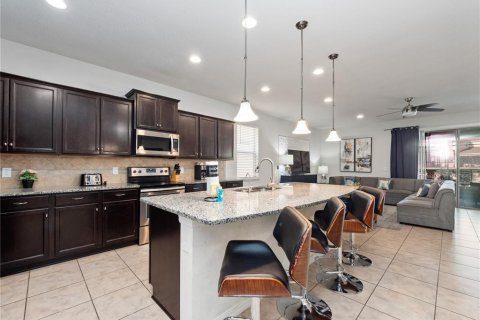 Villa ou maison à vendre à Kissimmee, Floride: 8 chambres, 375.42 m2 № 1815719 - photo 3
