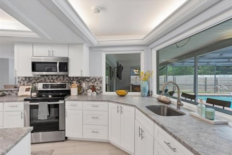 Casa en venta en Tampa, Florida, 4 dormitorios, 240.99 m2 № 1570444 - foto 23