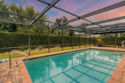 Casa en venta en Tampa, Florida, 4 dormitorios, 240.99 m2 № 1570444 - foto 4