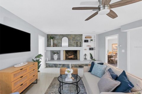 Casa en venta en Tampa, Florida, 4 dormitorios, 240.99 m2 № 1570444 - foto 27