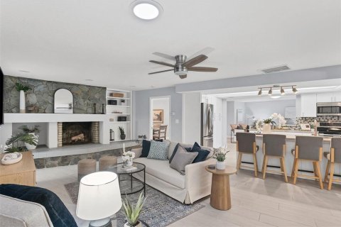 Casa en venta en Tampa, Florida, 4 dormitorios, 240.99 m2 № 1570444 - foto 26