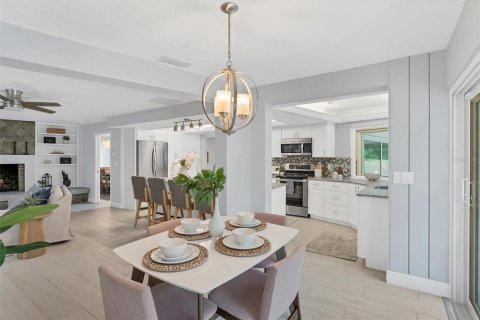 Casa en venta en Tampa, Florida, 4 dormitorios, 240.99 m2 № 1570444 - foto 19