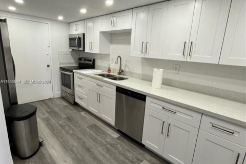 Copropriété à vendre à Aventura, Floride: 2 chambres, 116.22 m2 № 2049093 - photo 2