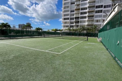 Copropriété à vendre à Aventura, Floride: 2 chambres, 116.22 m2 № 2049093 - photo 12