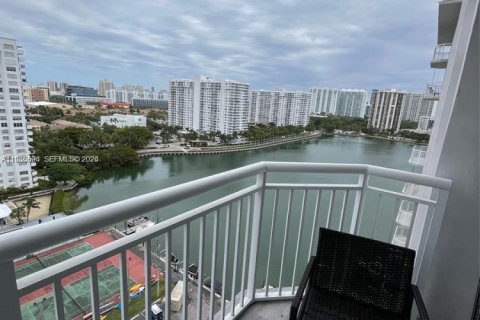 Condo à Aventura, Floride, 2 chambres  № 2049093
