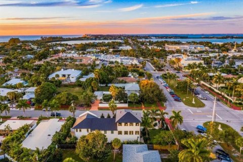 House in Sarasota, Florida 6 bedrooms, 322.37 sq.m. № 1757322 - photo 3