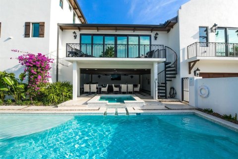 House in Sarasota, Florida 6 bedrooms, 322.37 sq.m. № 1757322 - photo 5