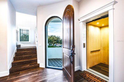 House in Sarasota, Florida 6 bedrooms, 322.37 sq.m. № 1757322 - photo 8