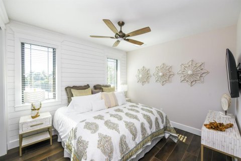 House in Sarasota, Florida 6 bedrooms, 322.37 sq.m. № 1757322 - photo 28