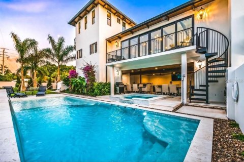 House in Sarasota, Florida 6 bedrooms, 322.37 sq.m. № 1757322 - photo 2