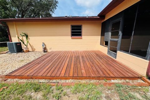 House in Spring Hill, Florida 2 bedrooms, 102.66 sq.m. № 1869734 - photo 18