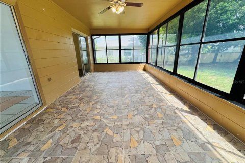 House in Spring Hill, Florida 2 bedrooms, 102.66 sq.m. № 1869734 - photo 17