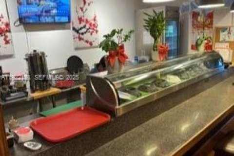 Купить коммерческую недвижимость в Плантация, Флорида № 2082778 - фото 2