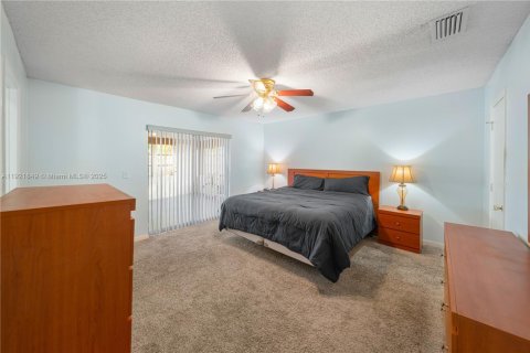 Casa en venta en Lauderhill, Florida, 2 dormitorios, 141.21 m2 № 1975771 - foto 12