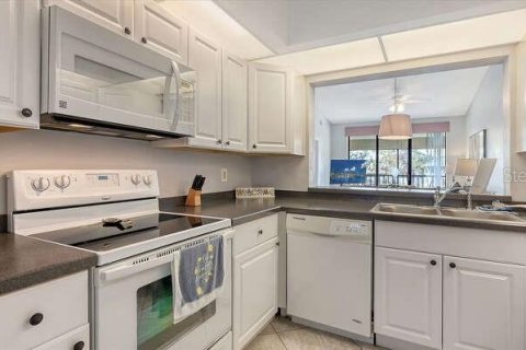 Copropriété à vendre à Bradenton, Floride: 2 chambres, 109.07 m2 № 1747336 - photo 12