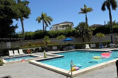 Condo in Doral, Florida, 1 bedroom  № 2065029 - photo 25