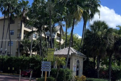 Condo in Doral, Florida, 1 bedroom  № 2065029 - photo 29