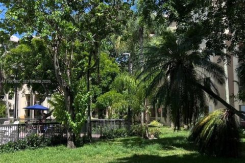 Condo in Doral, Florida, 1 bedroom  № 2065029 - photo 28