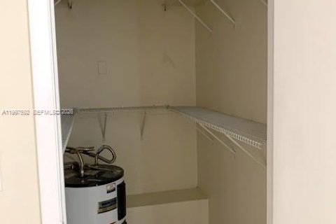 Condo in Doral, Florida, 1 bedroom  № 2065029 - photo 15