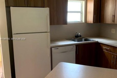 Condo in Doral, Florida, 1 bedroom  № 2065029 - photo 7