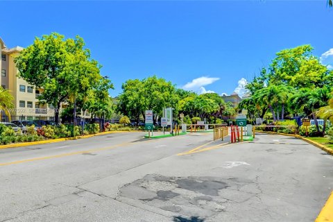 Condo in Doral, Florida, 1 bedroom  № 2065029 - photo 24
