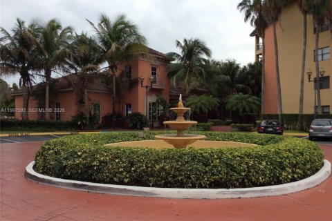 Condo in Doral, Florida, 1 bedroom  № 2065029 - photo 3