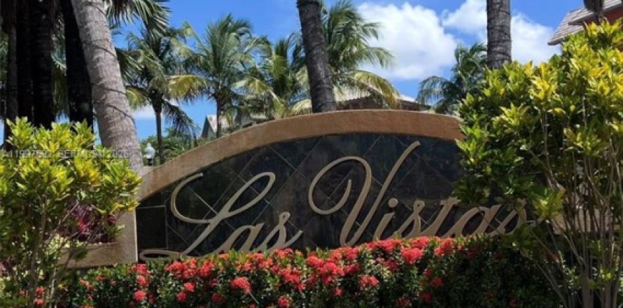 Condo in Doral, Florida, 1 bedroom  № 2065029