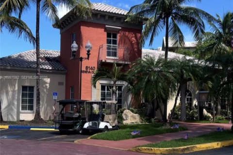 Condo in Doral, Florida, 1 bedroom  № 2065029 - photo 30