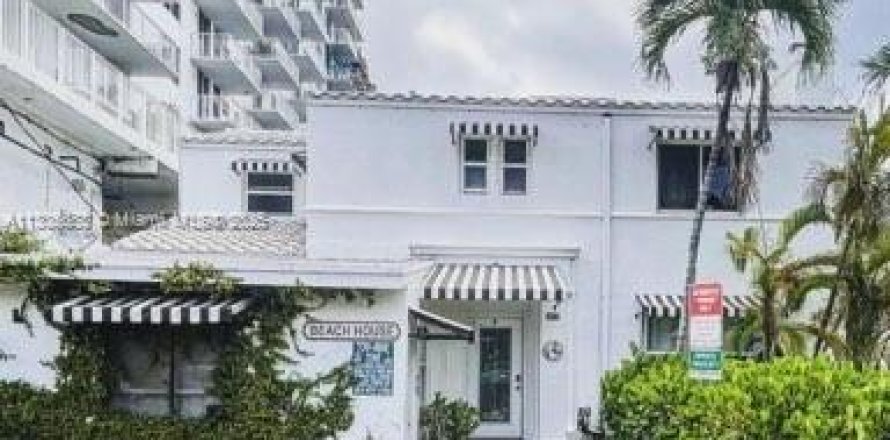 Casa en Miami Beach, Florida 6 dormitorios, 237.18 m2 № 2022593