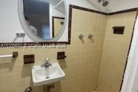 Casa en venta en Miami Beach, Florida, 6 dormitorios, 237.18 m2 № 2022593 - foto 4