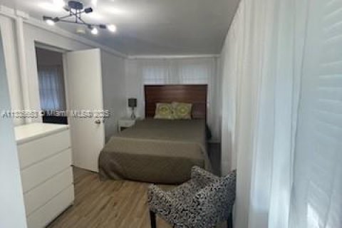 Casa en venta en Miami Beach, Florida, 6 dormitorios, 237.18 m2 № 2022593 - foto 5