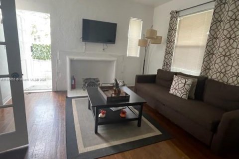 Casa en venta en Miami Beach, Florida, 6 dormitorios, 237.18 m2 № 2022593 - foto 10