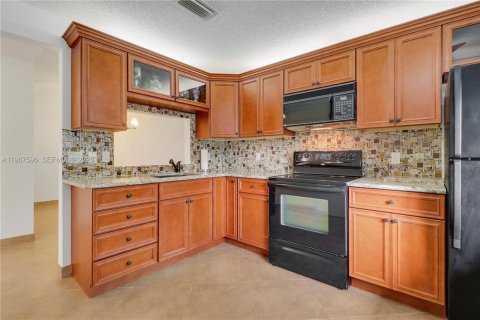 Condo in Delray Beach, Florida, 2 bedrooms  № 2029701 - photo 7
