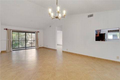 Condo in Delray Beach, Florida, 2 bedrooms  № 2029701 - photo 14