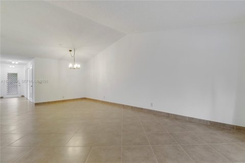Condo in Delray Beach, Florida, 2 bedrooms  № 2029701 - photo 18