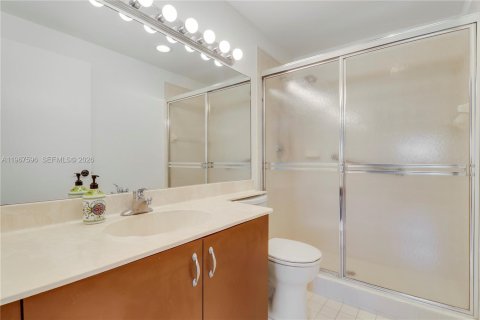 Condo in Delray Beach, Florida, 2 bedrooms  № 2029701 - photo 24