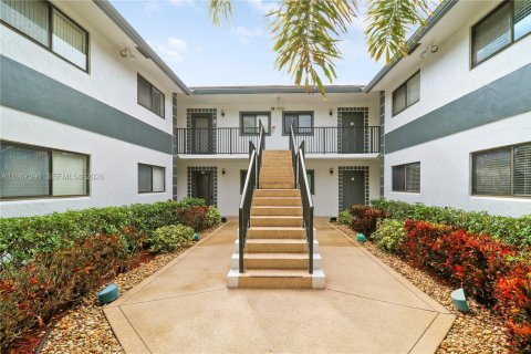 Condo in Delray Beach, Florida, 2 bedrooms  № 2029701 - photo 2