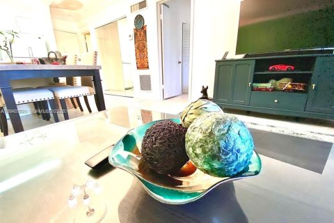 Condominio en venta en Hollywood, Florida, 1 dormitorio, 61.78 m2 № 2003647 - foto 7