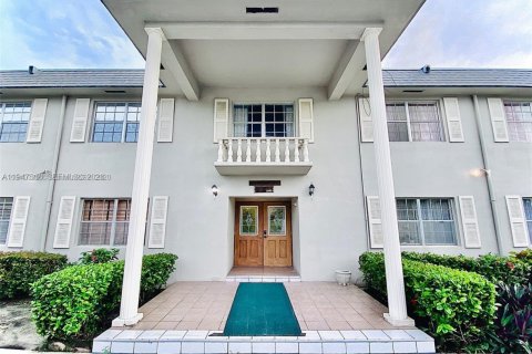 Condominio en venta en Hollywood, Florida, 1 dormitorio, 61.78 m2 № 2003647 - foto 11