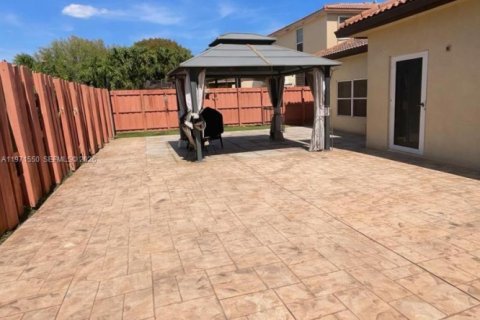 Casa en venta en Homestead, Florida, 4 dormitorios, 175.03 m2 № 2033787 - foto 3