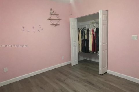 Casa en venta en Homestead, Florida, 4 dormitorios, 175.03 m2 № 2033787 - foto 13