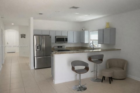 Casa en venta en Homestead, Florida, 4 dormitorios, 175.03 m2 № 2033787 - foto 20