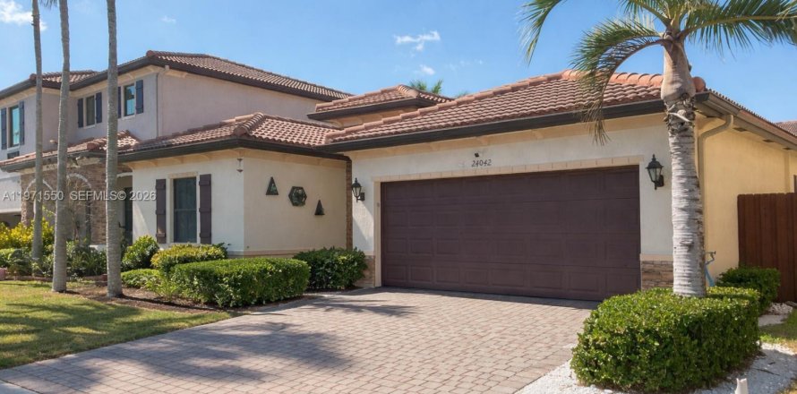 Casa en Homestead, Florida 4 dormitorios, 175.03 m2 № 2033787